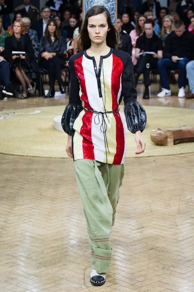 Look 39